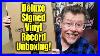 Deluxe-Signed-Vinyl-Record-Unboxing-Mystery-Artist-01-btzk