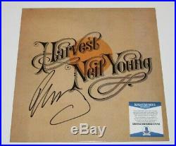 Neil Young Signed'harvest' Vinyl Record Album Lp Beckett Coa Singer Proof