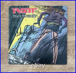RATT signed vinyl album REACH FOR THE SKY STEPHEN PEARCY & WARREN COA