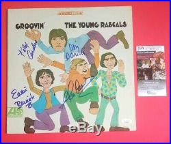 THE YOUNG RASCALS COMPLETE X4 SIGNED GROOVIN LP VINYL ALBUM WITH JSA COA psa